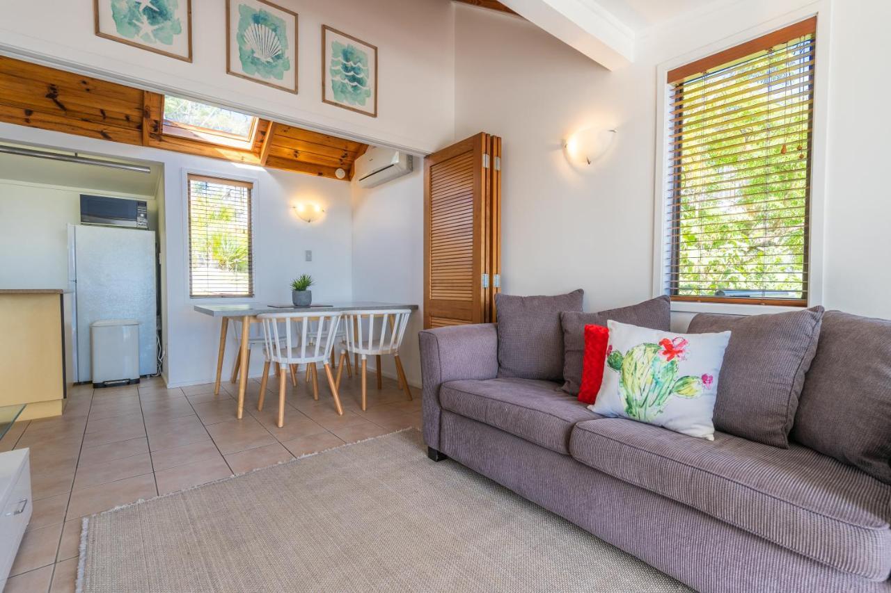 Palm Beach Cottage With Private Spa Pool Εξωτερικό φωτογραφία