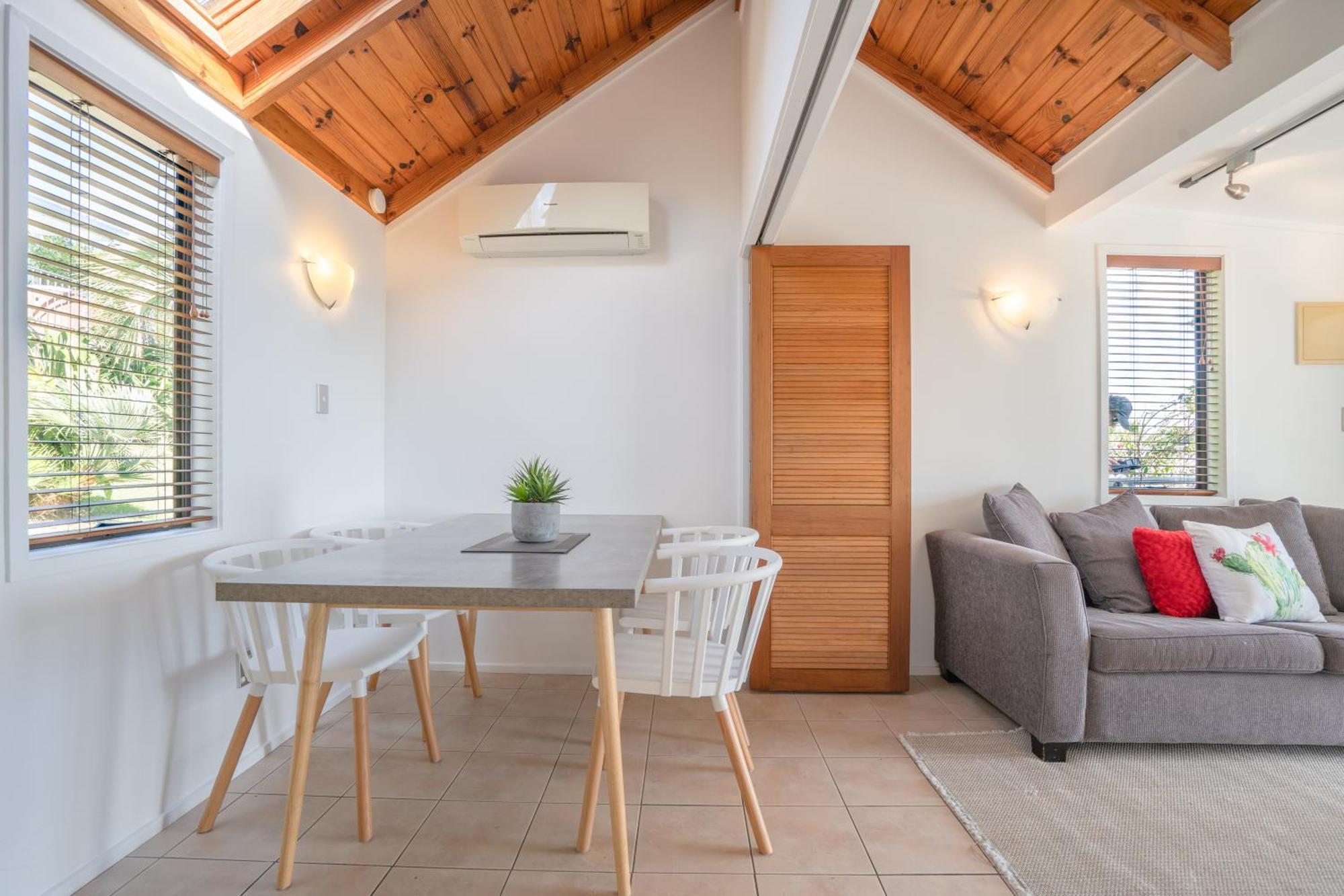 Palm Beach Cottage With Private Spa Pool Εξωτερικό φωτογραφία